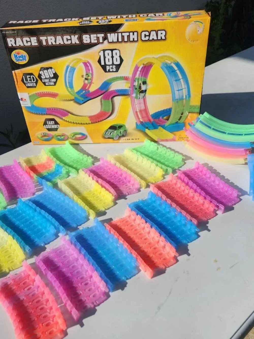 Magic Tracks Flexible Racetrack Track Racecar Toy Snap Together Pieces Car not i